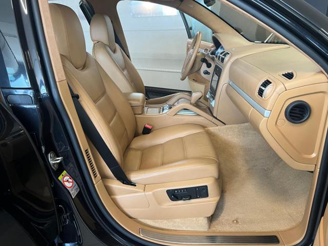PORSCHE Cayenne 4.8 Turbo