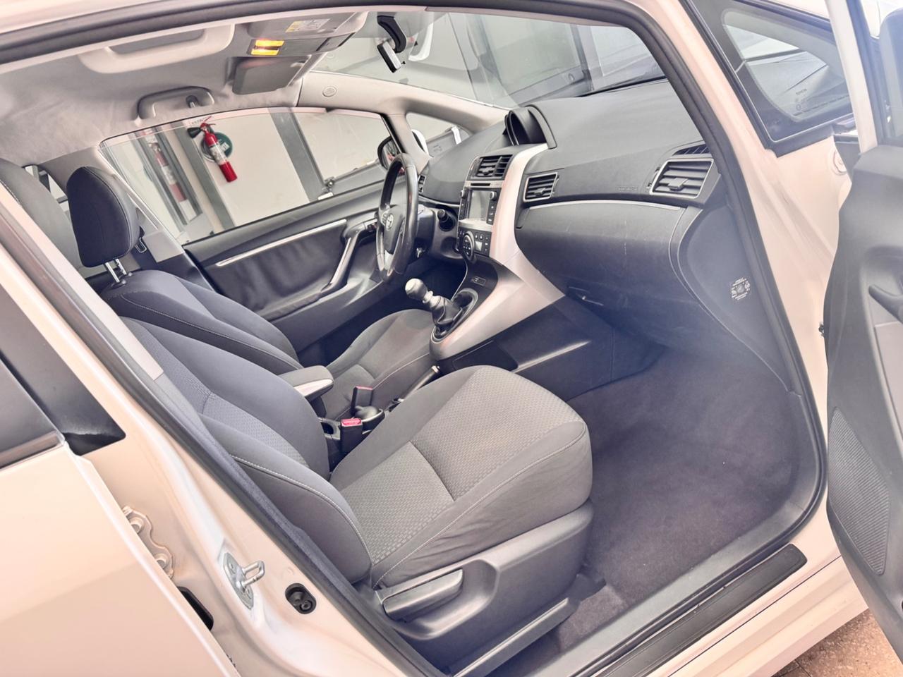 Toyota Verso 2.0 D 124 Cv Active 7 Posti - 11/2013