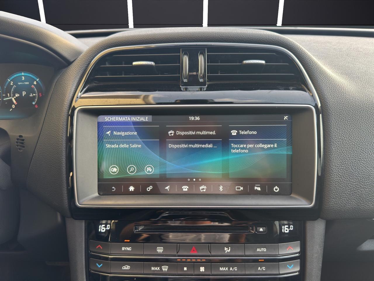Jaguar F-Pace 2.0 D 180 CV AWD Portfolio