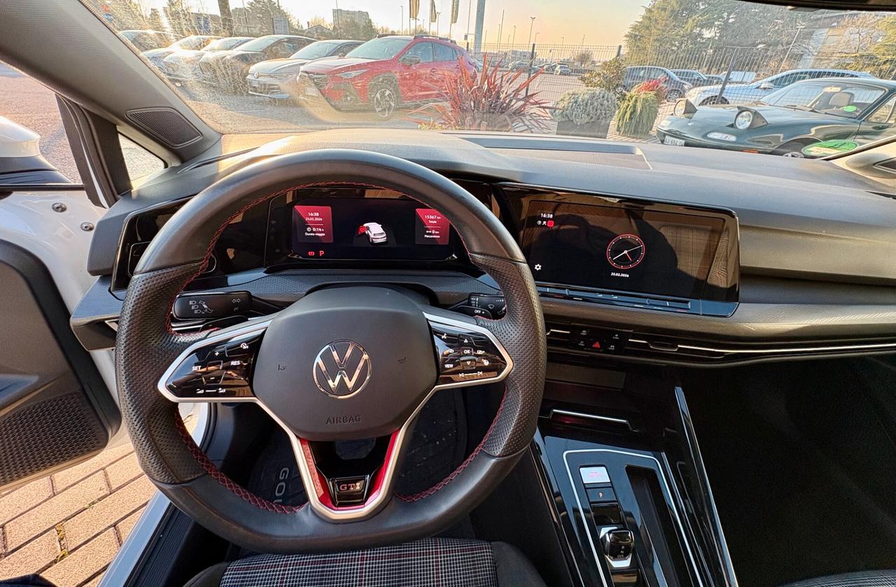 VW Golf 8 GTI 2.0 TSI DSG | SOLI 15.000 KM – COME NUOVA – GARANZIA UFF. iva esposta