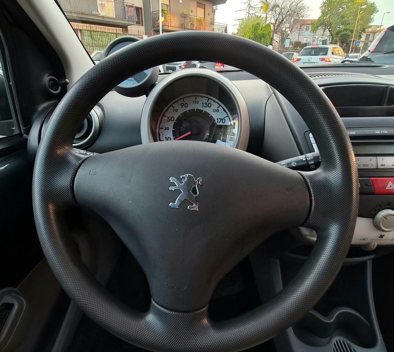 Peugeot 107 1.0 68CV 3p. Plaisir