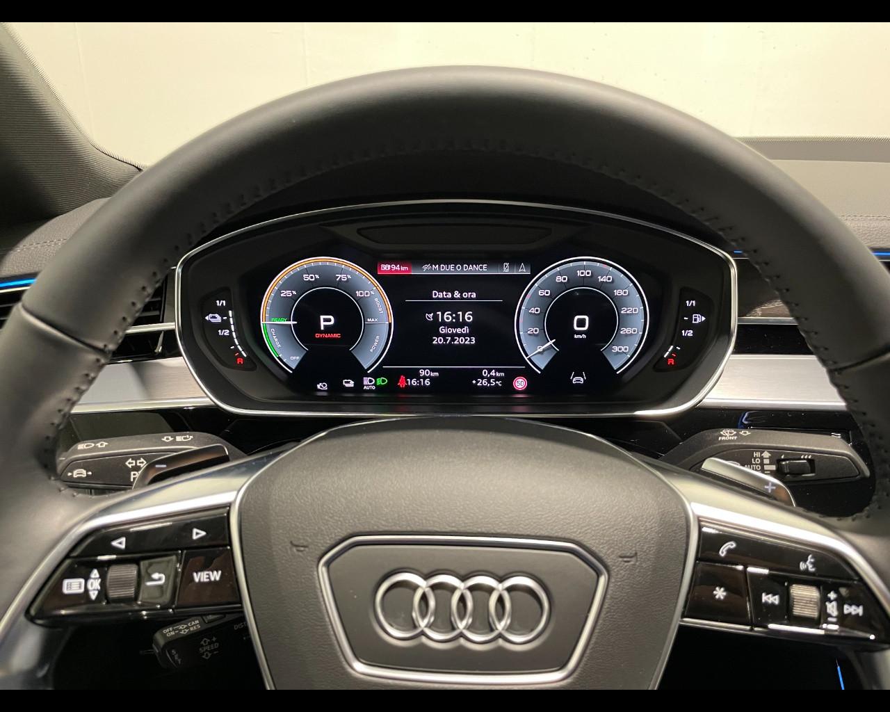 AUDI A8 60 TFSIe QUATTRO TIPTRONIC