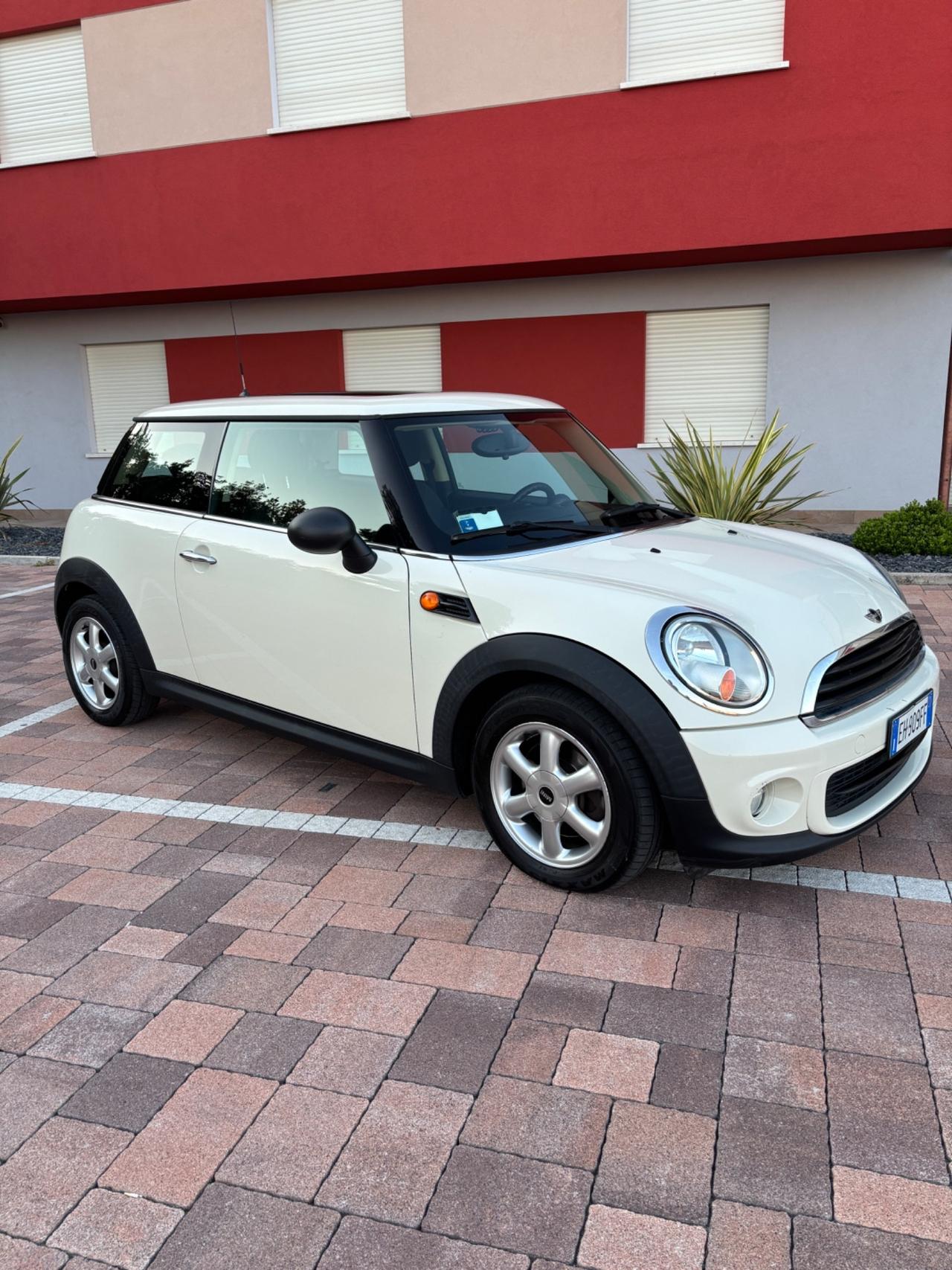 Mini 1.6 16V One (55kW)