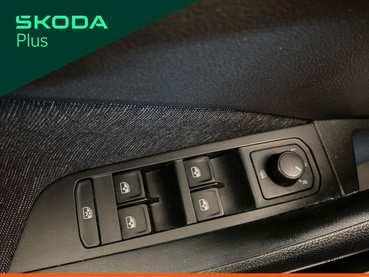 Skoda Kamiq 1.0 tsi 95cv black dots