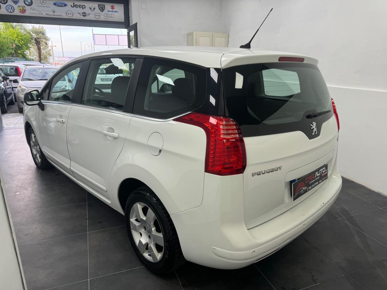 Peugeot 5008 1.6 HDi 112CV Business N1 autocarro 5 posti