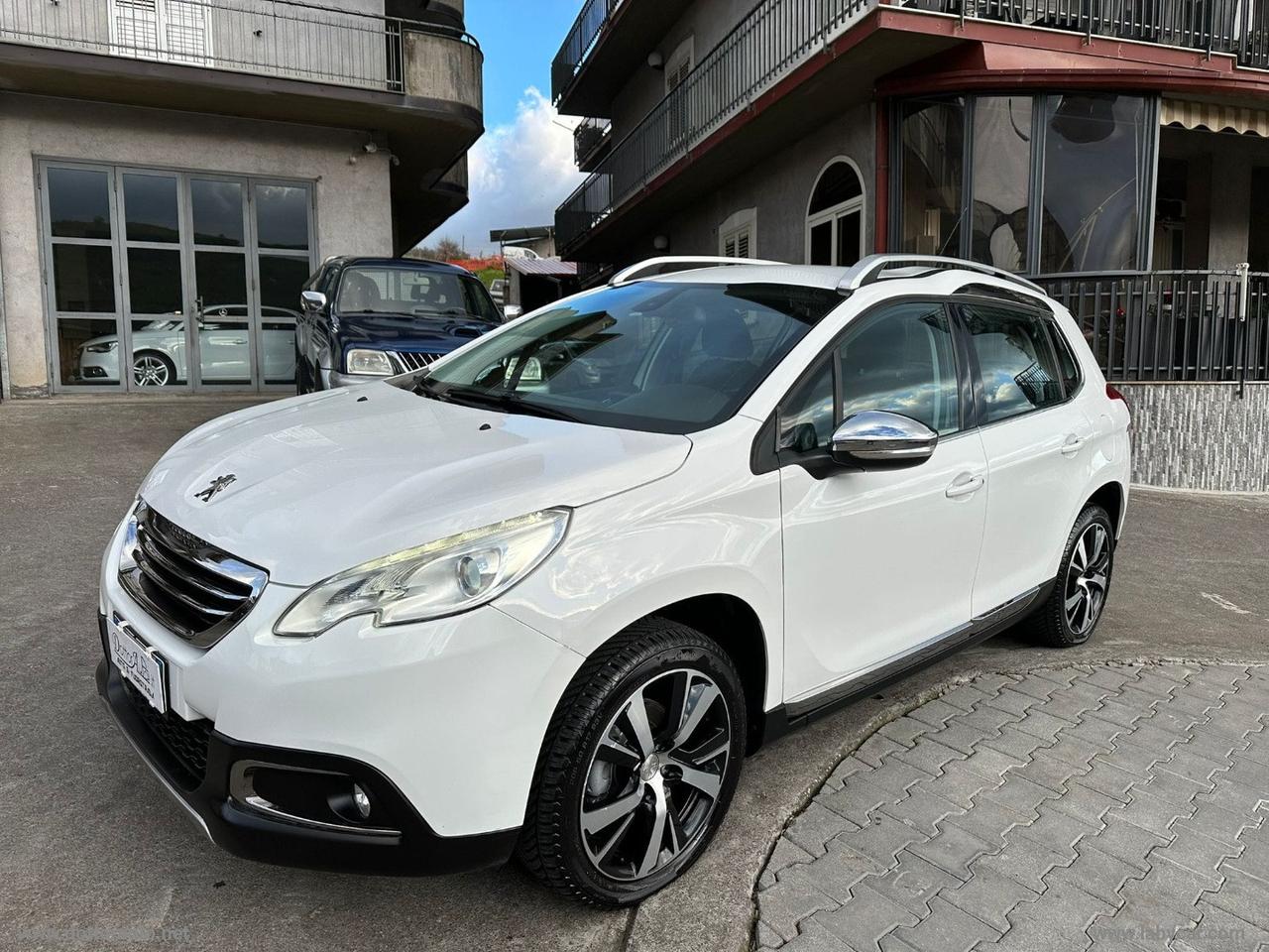 PEUGEOT 2008 BlueHDi 100 Black Matt