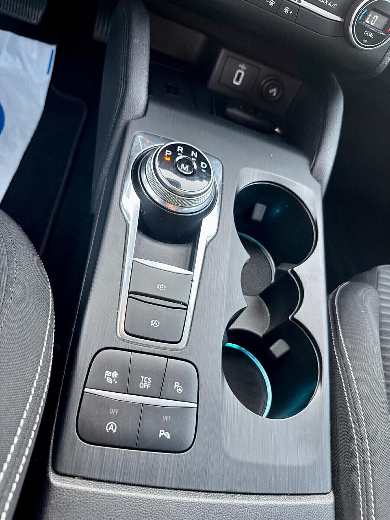 Ford Focus 1.5 TDCi 120 CV Titanium,LED diurni,Navi,Paddle,retrocamera,ecc.