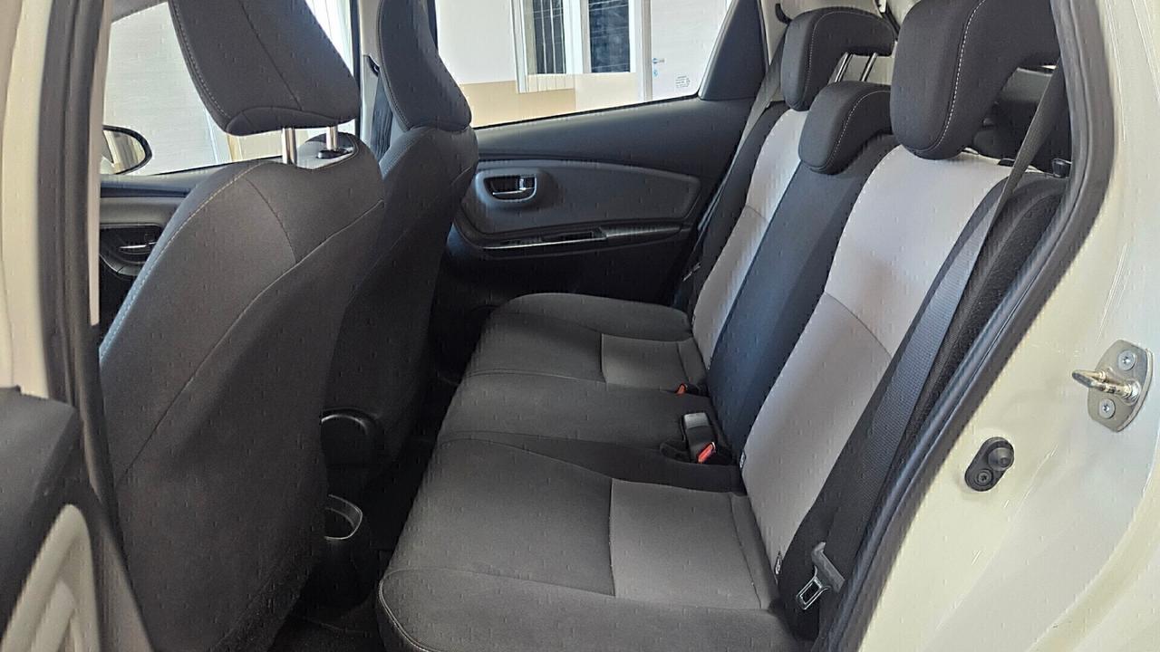Toyota Yaris BIANCO PERLA