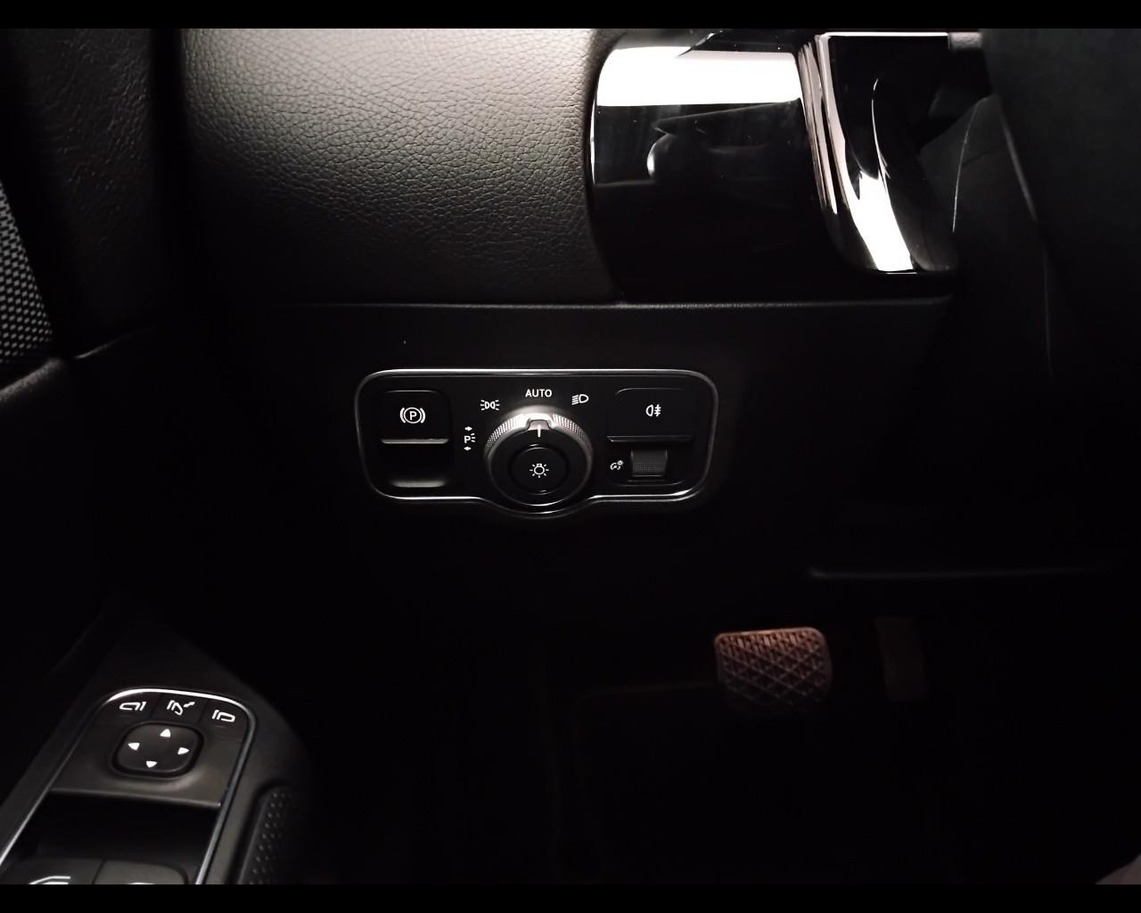 Mercedes-Benz GLA-H247 2020 - GLA 180 d Sport auto