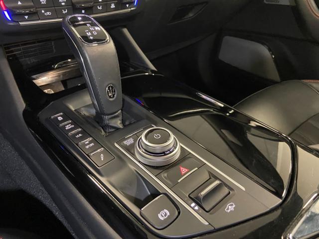 MASERATI Levante V6 350 CV AWD Modena PACCHETTO NERISSIMO / TETTO