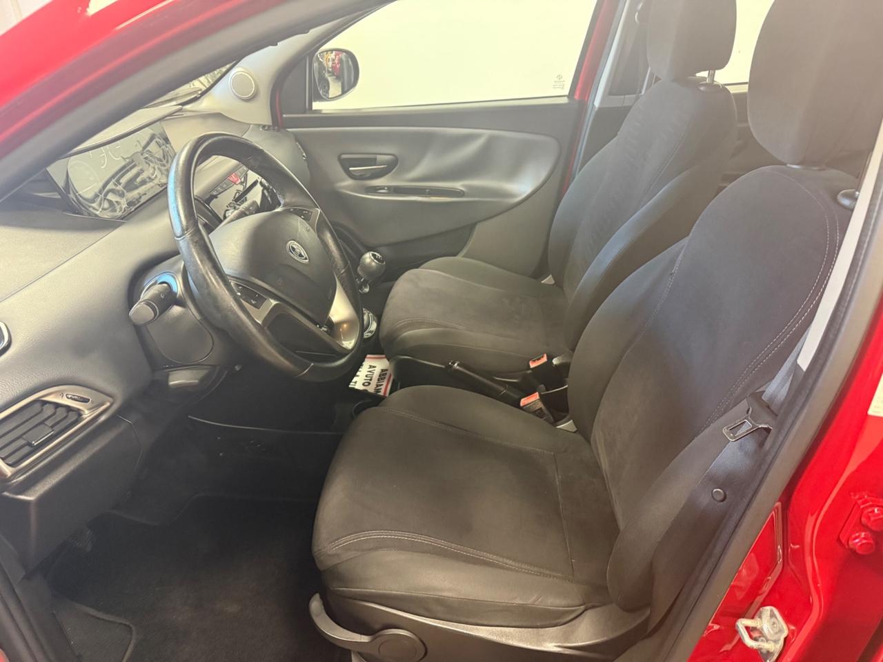Lancia Ypsilon 1.2 69 CV 5 porte Platinum