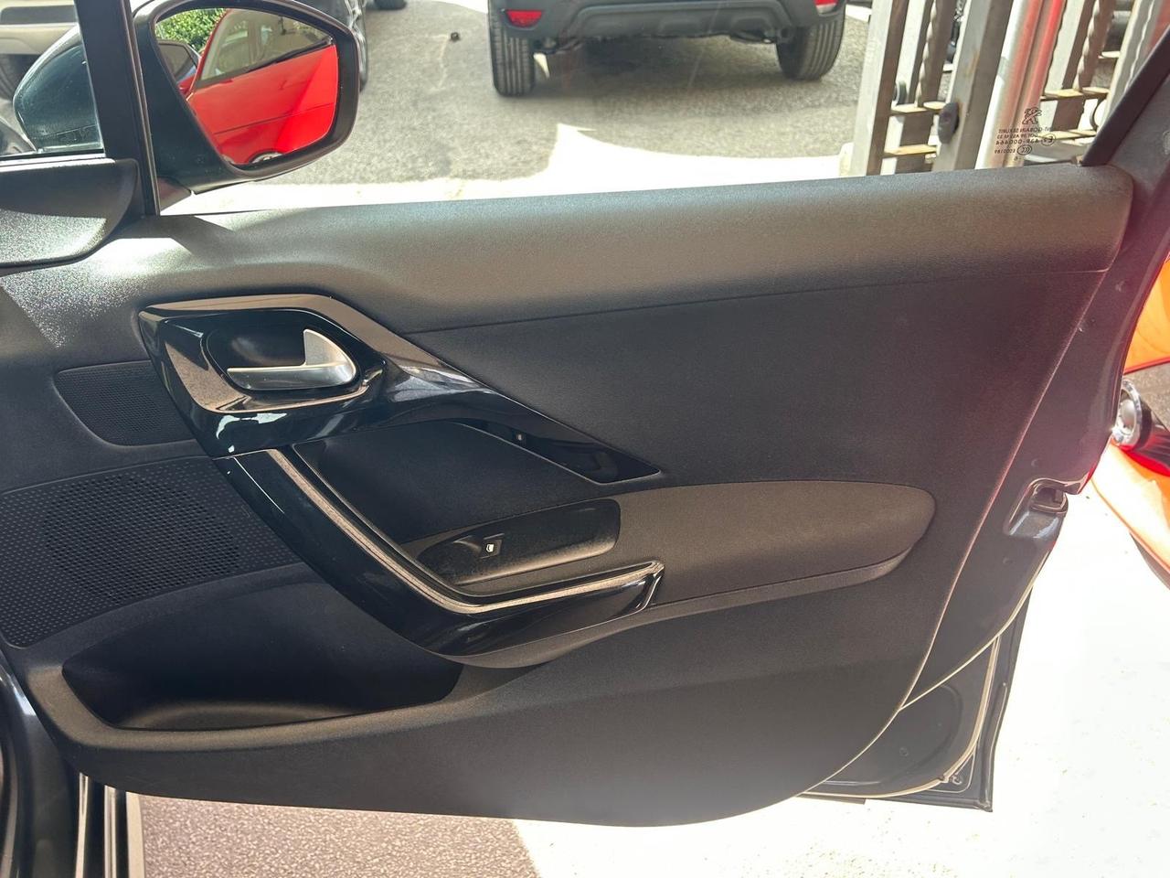 Peugeot 208 BlueHDi 75 5 porte Allure