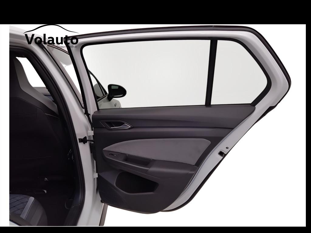 VOLKSWAGEN Golf VIII 2020 - Golf 1.5 etsi evo R-Line 130cv dsg