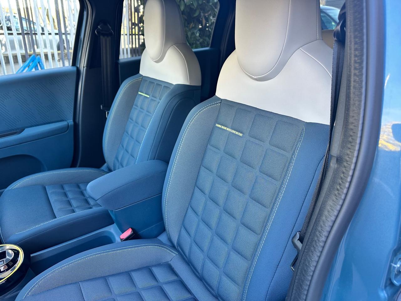 Fiat Grande Panda 1.2 Hybrid 110 CV S&S La Prima