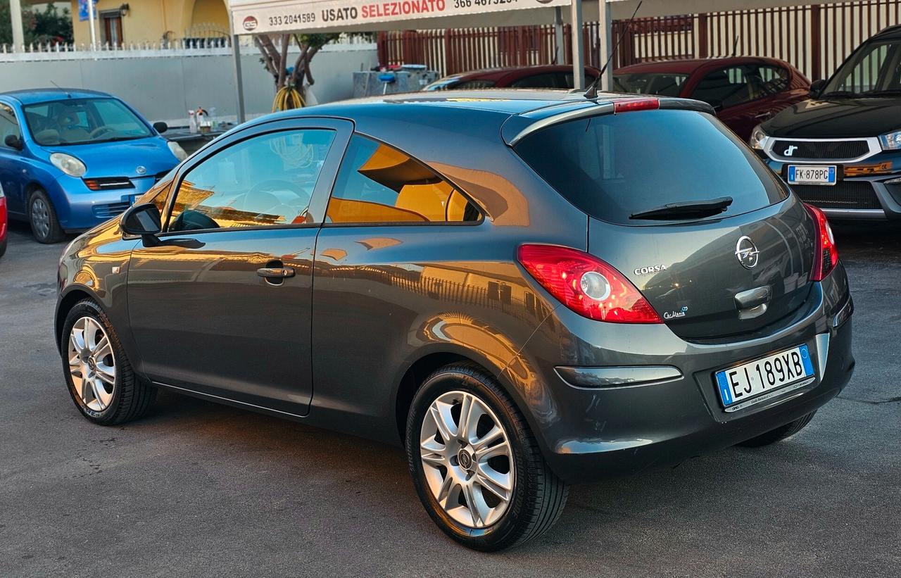 Opel Corsa 1.2 3 porte Club