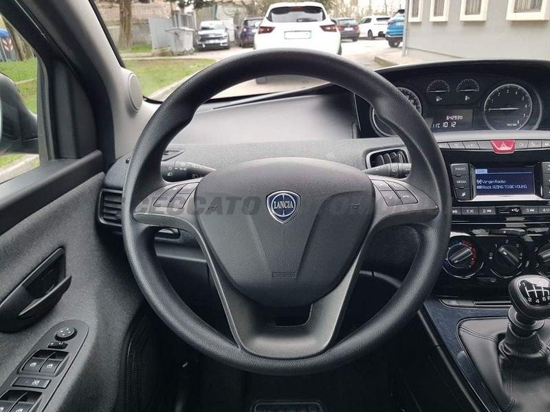 Lancia Ypsilon Ypsilon 1.0 firefly hybrid Silver s&s 70cv 5p.ti