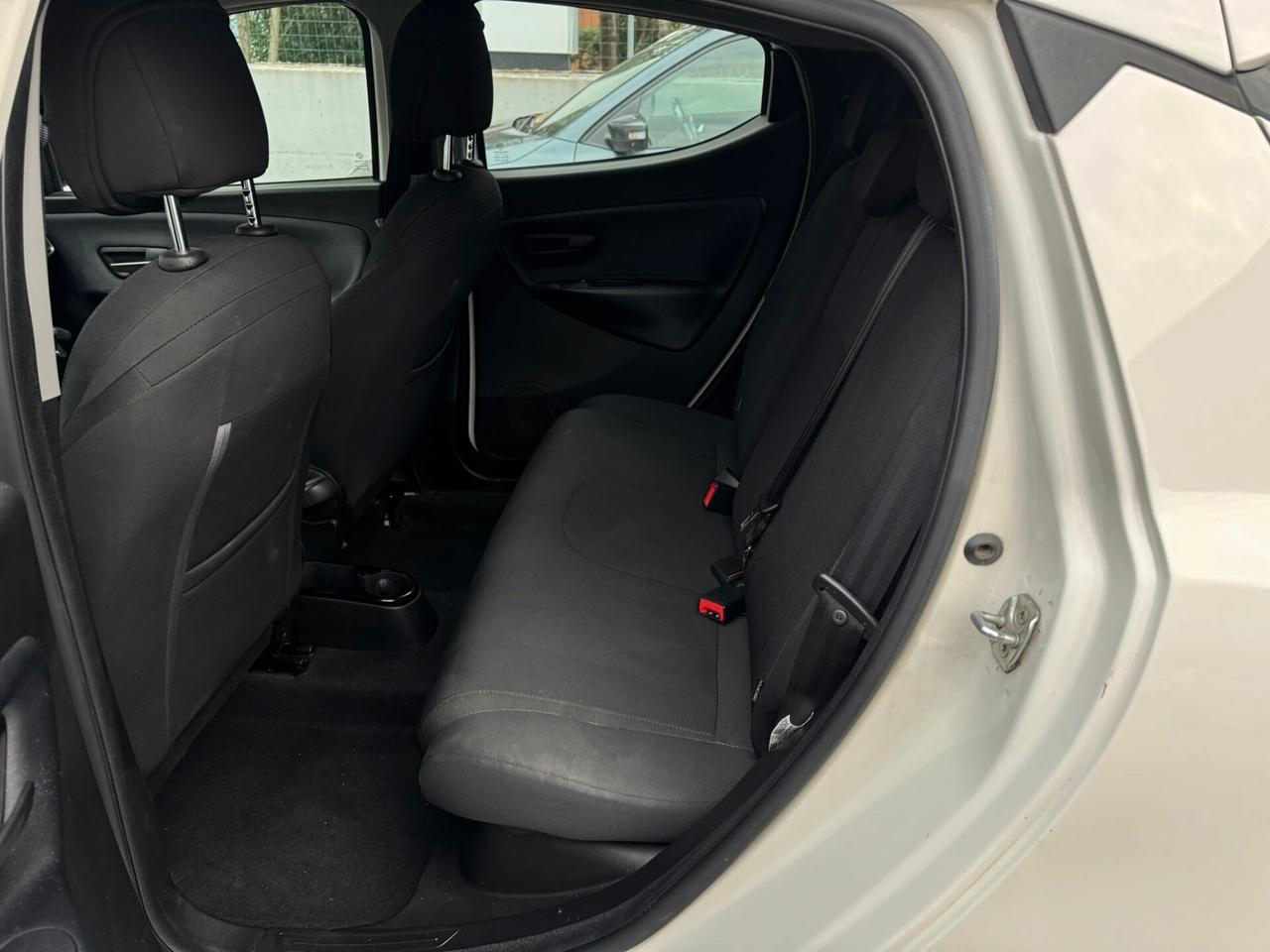 Lancia Ypsilon 1.2 69 CV 5 porte S&S Platinum