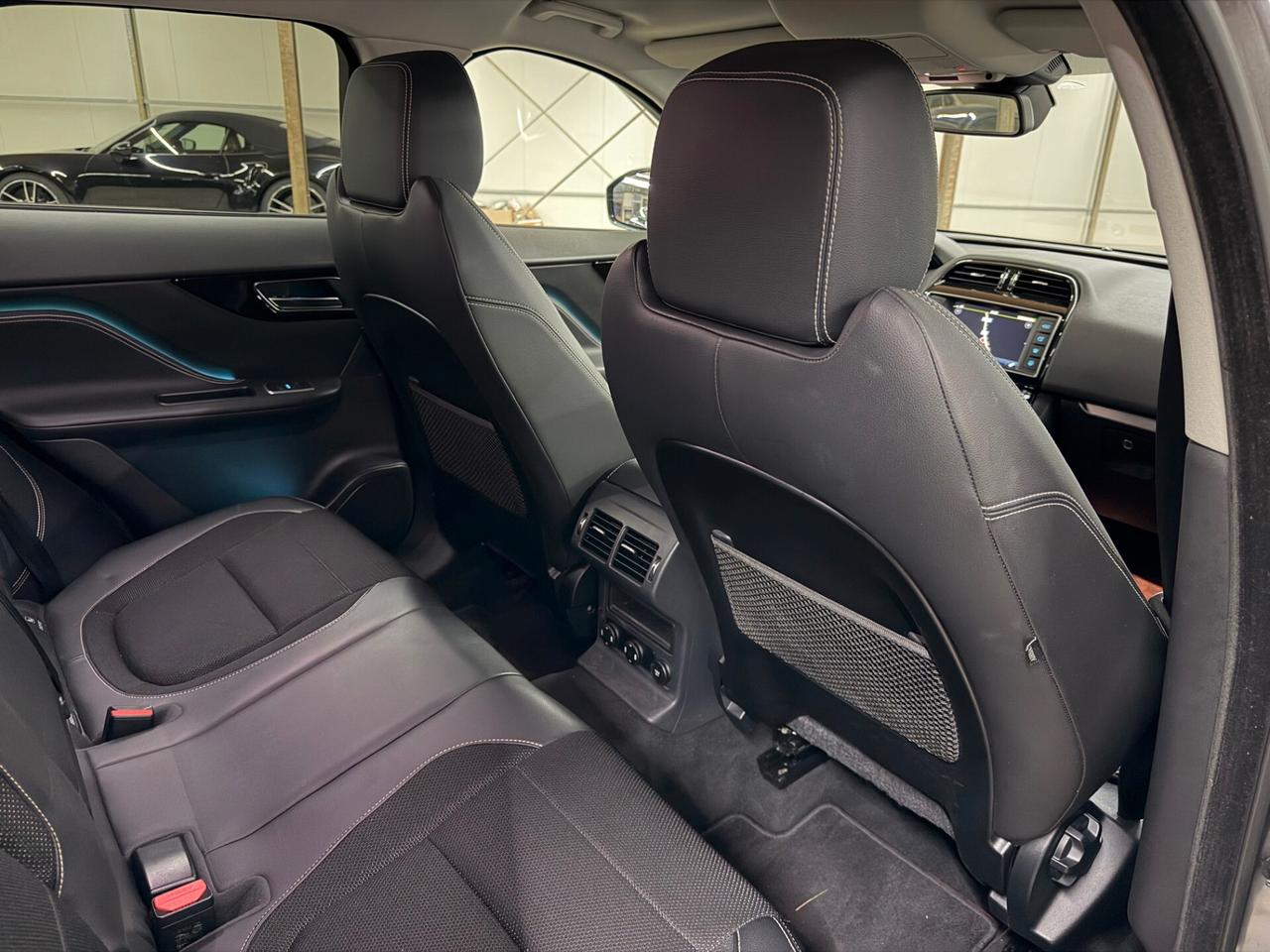 Jaguar F-Pace 240cv R-Sport - 24 MESI DI GARANZIA