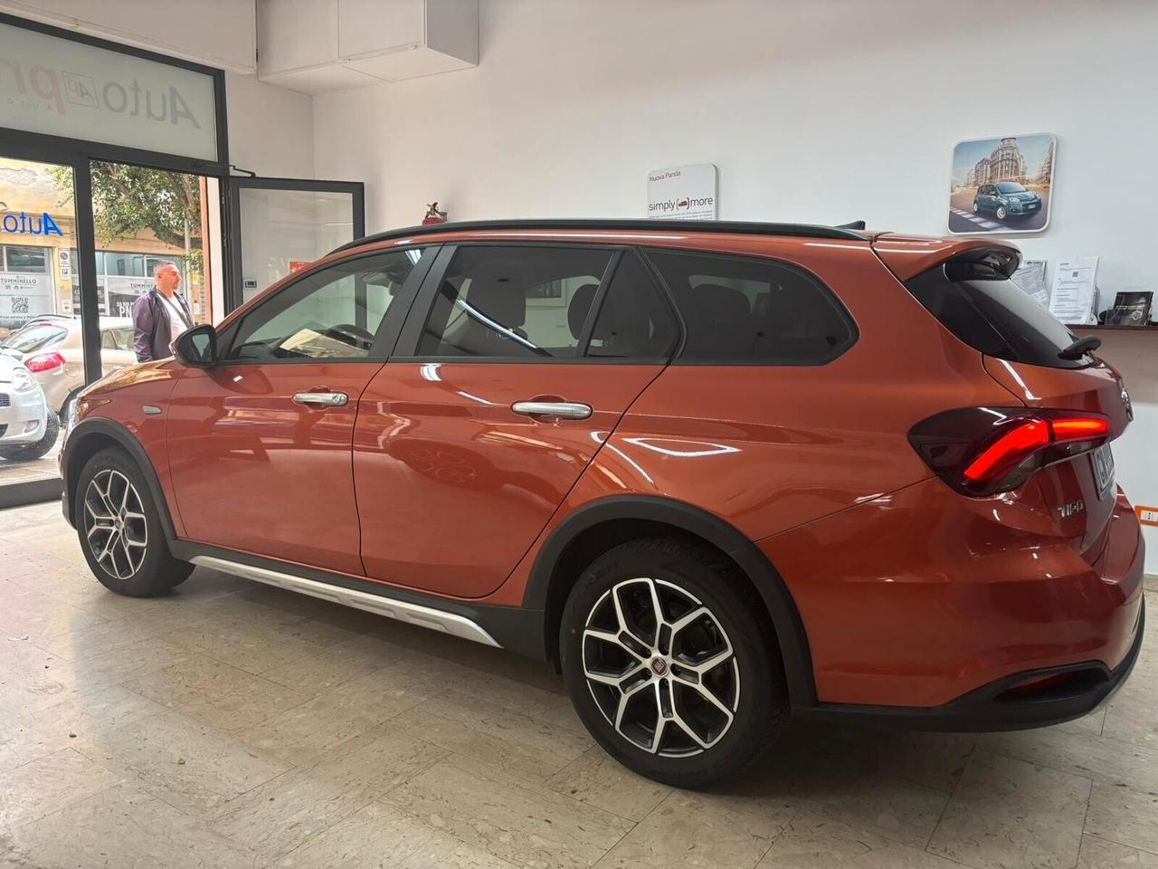 Fiat Tipo 1.6 130cv M-Jet SW Cross Plus