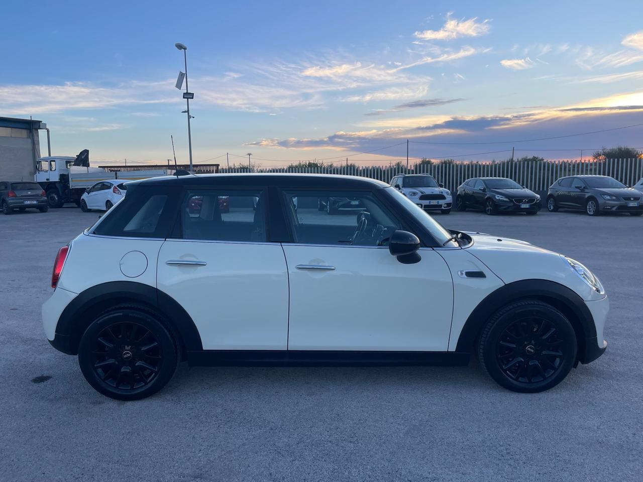 MINI COOPER 1.5D 5 PORTE BICOLOR FULL LED MY19