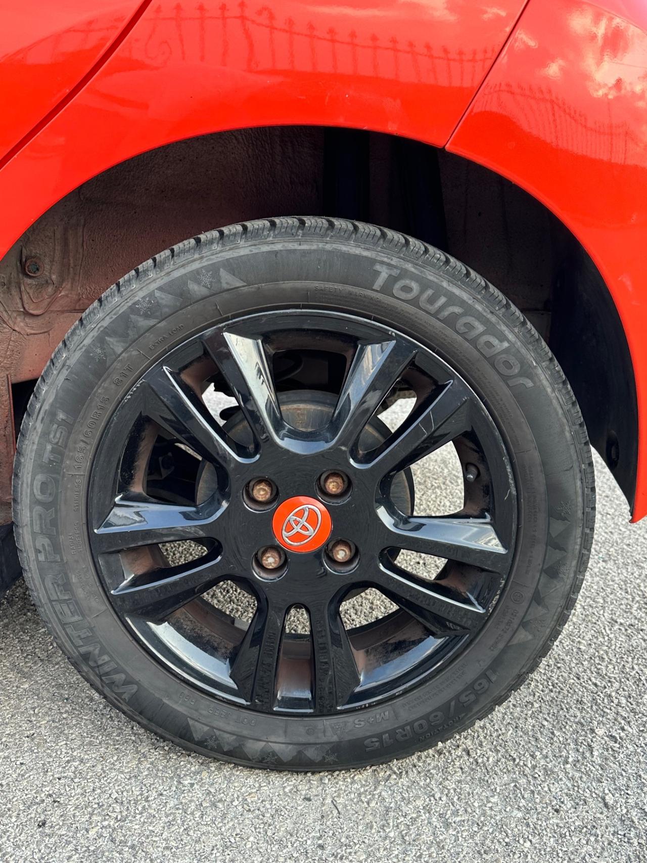 Toyota Aygo 1.0 VVT-i 69 CV 5 porte x-pure MMT 2016