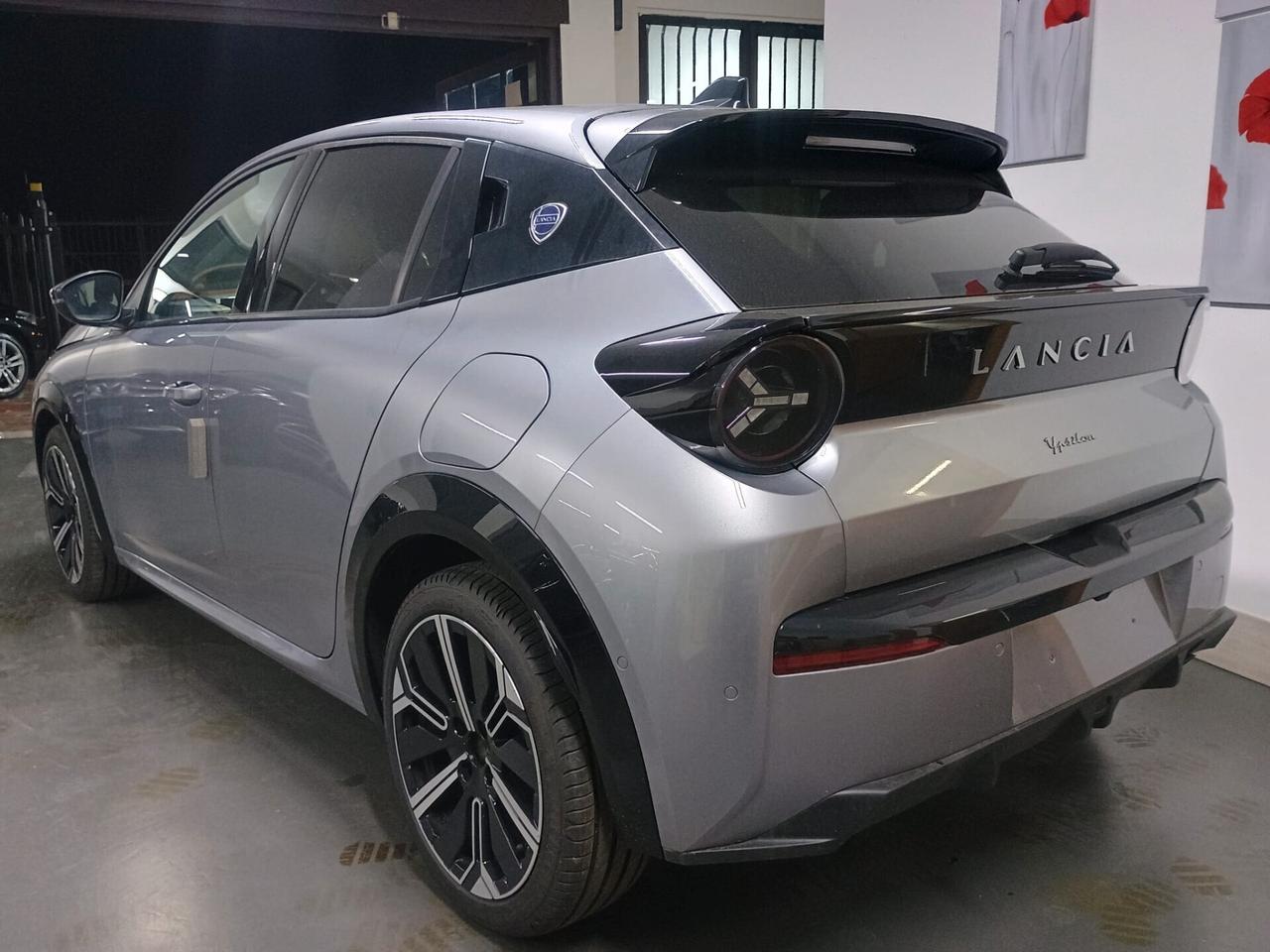 Lancia Ypsilon Hybrid e-DCT LX