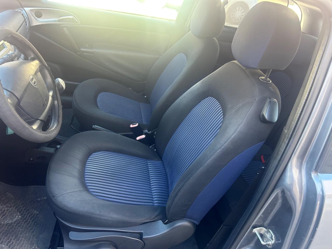 Lancia Ypsilon 1.3 MJT 90 CV DPF Sport MomoDesign