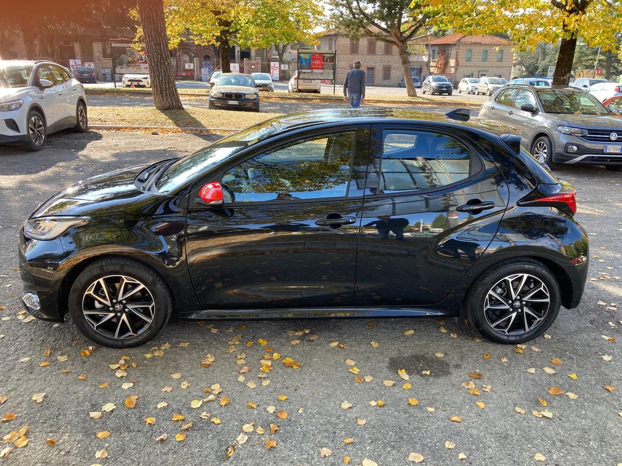 Toyota Yaris 1.5 HEV Active #7354