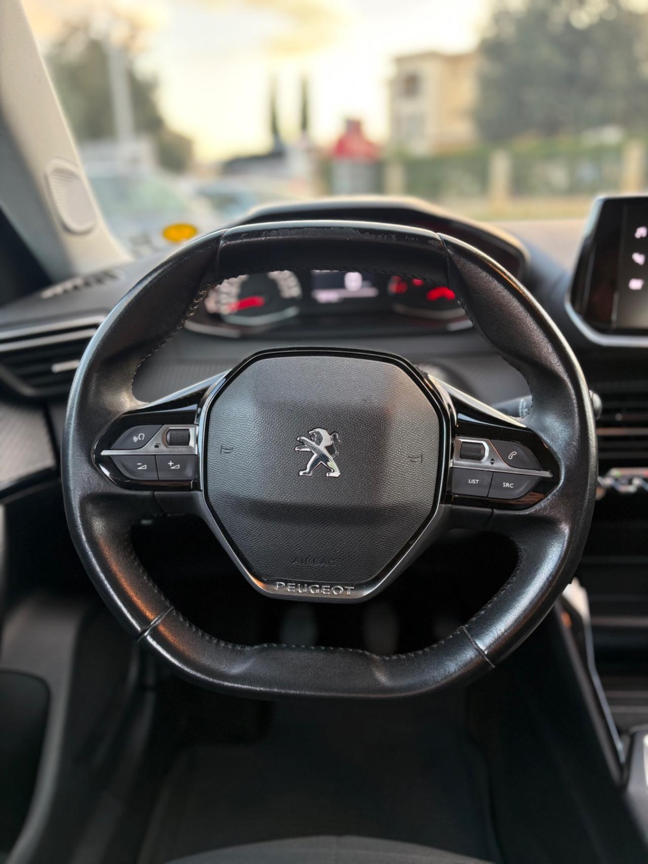 Peugeot 2008 PureTech 100 S&S Allure