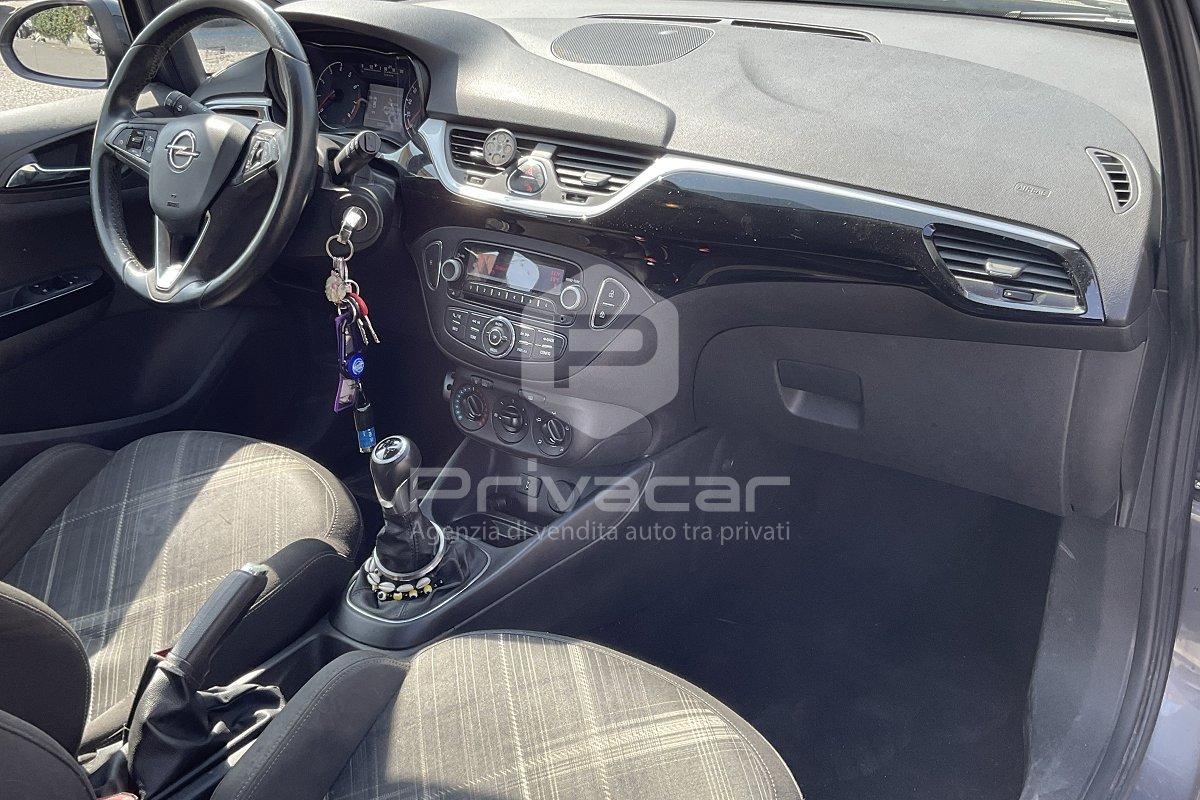 OPEL Corsa 1.2 Coupé b-Color