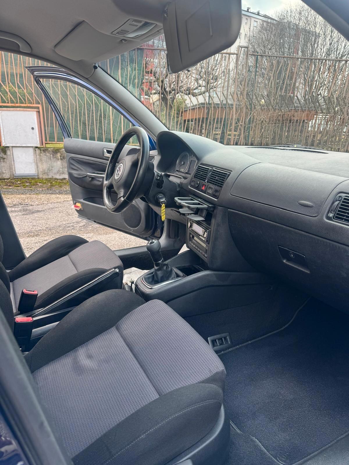 Volkswagen Golf 1.4 16V cat 5 porte