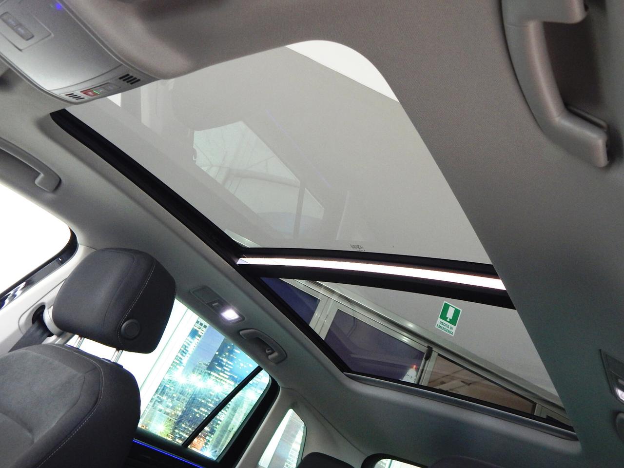 Volkswagen Tiguan 2.0 TDI Elegance 150cv DSG TETTO-NAVI-RADAR-PARK-LED