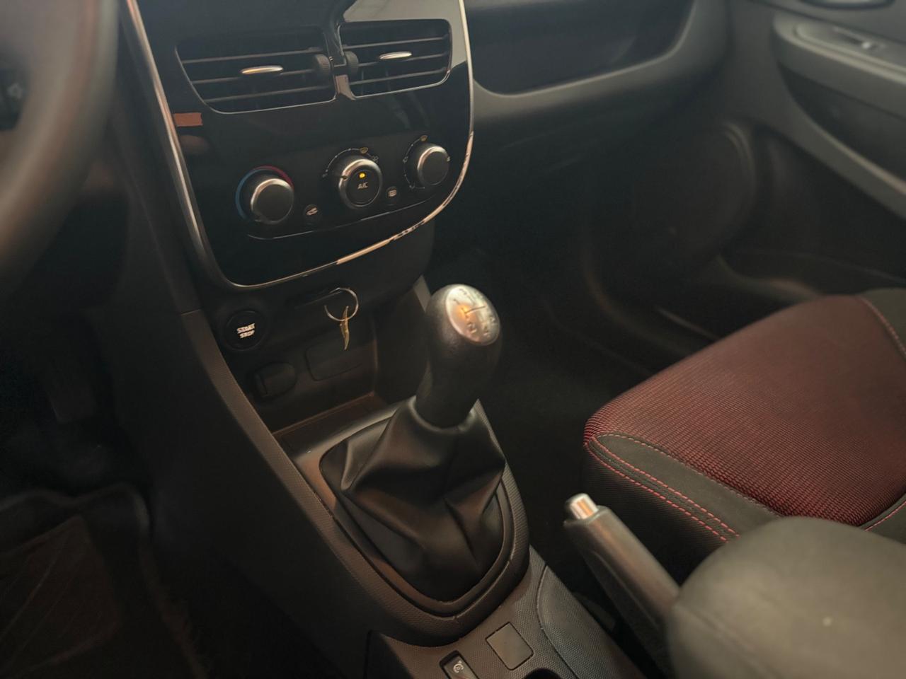 Renault Clio 1.2 75CV GPL 5 porte Live ok neopatentati