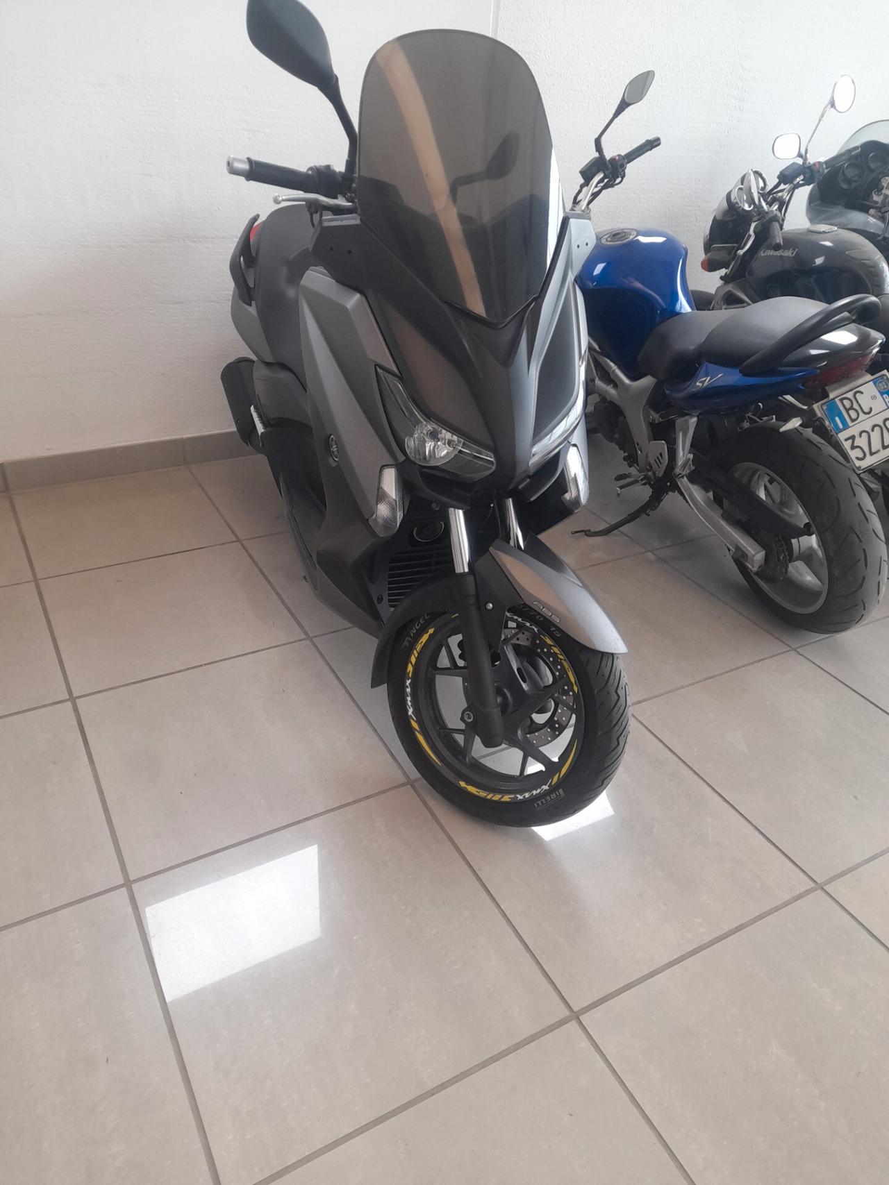 Yamaha X-Max 250