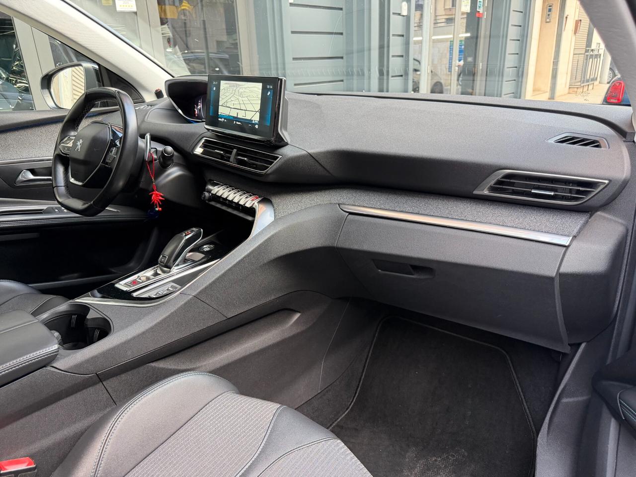 Peugeot 3008 BlueHDi 130 S&S EAT8 Allure