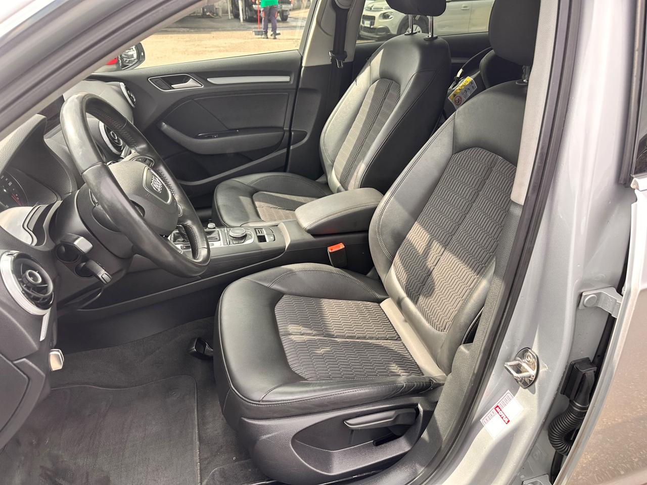 Audi A3 Sportback 1.6 tdi 105 cv S-Tronic