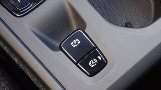 VOLVO XC40 T2 Geartronic Momentum N1 Autocarro
