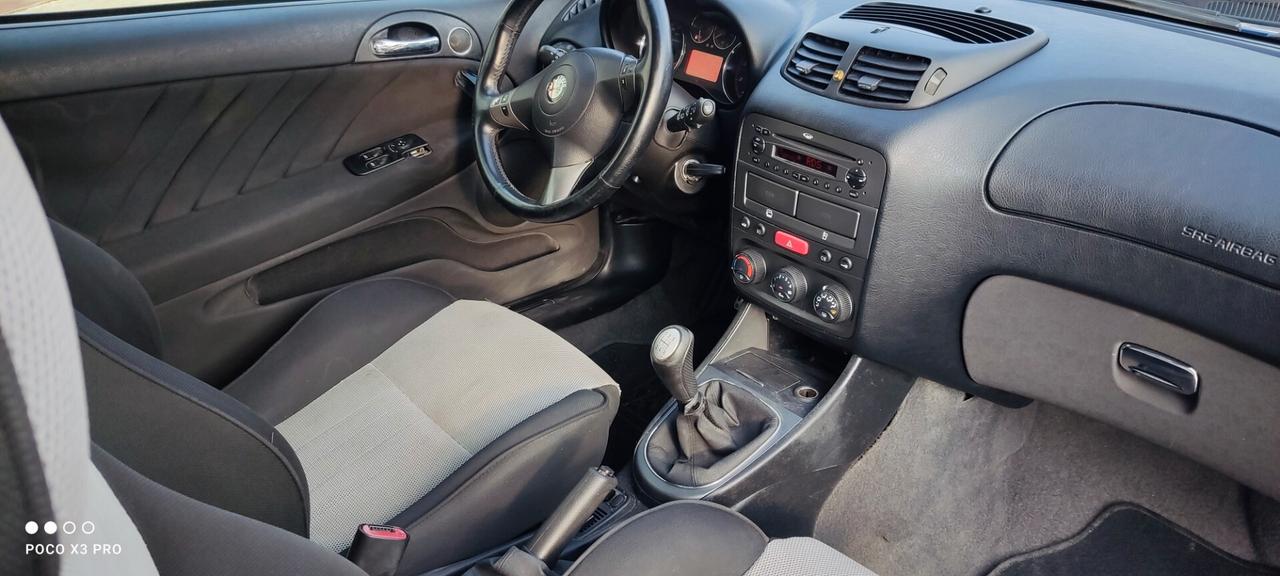 Alfa Romeo 147 1.6 16V TS (105) 3 porte Black Line