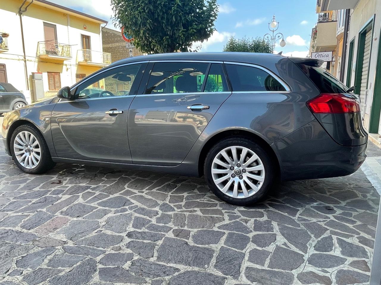 Opel Insignia 2.0 CDTI Sports Tourer AUTO. Cosmo