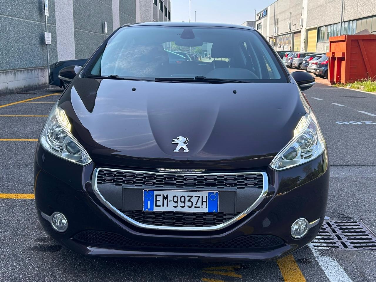 Peugeot 208 1.6 e-HDi 92 CV Allure 5p | Navi Retrocamera Clima Bi-Zona Cerchi 16”