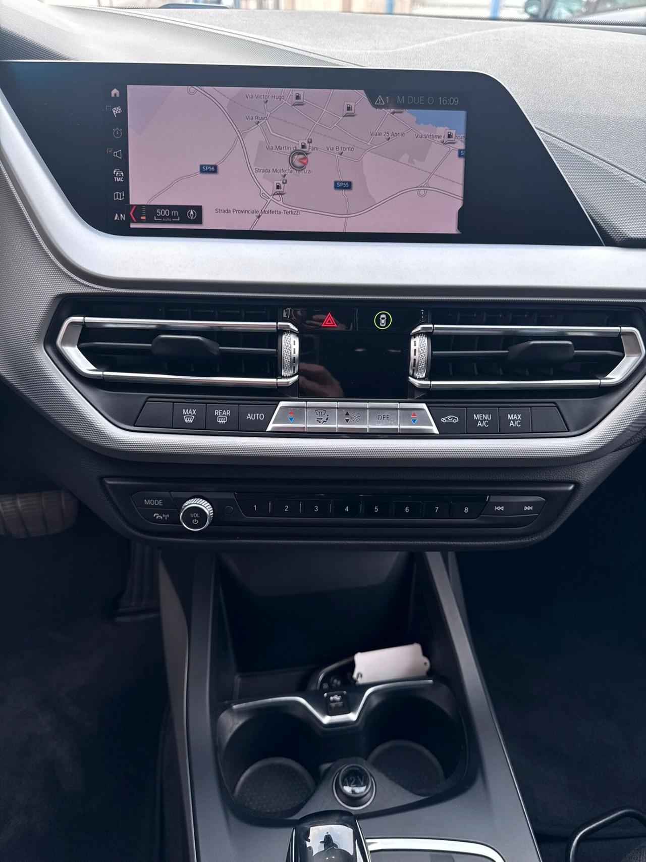 Bmw 116 116d 5p. Business Advantage