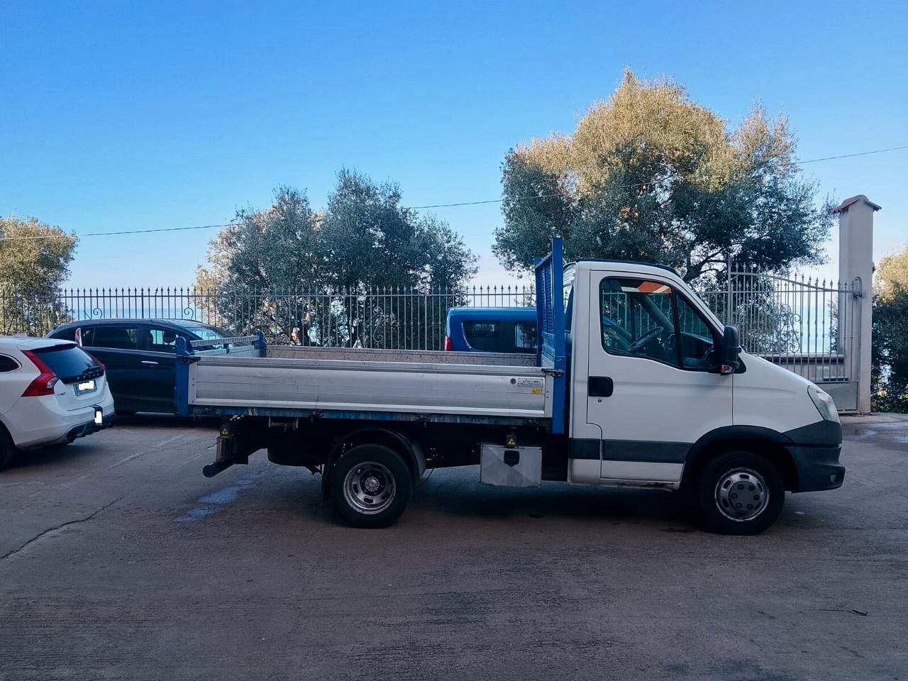 Iveco Daily 35C13 RIBALTABILE MOTORE NUOVO DI PACCO