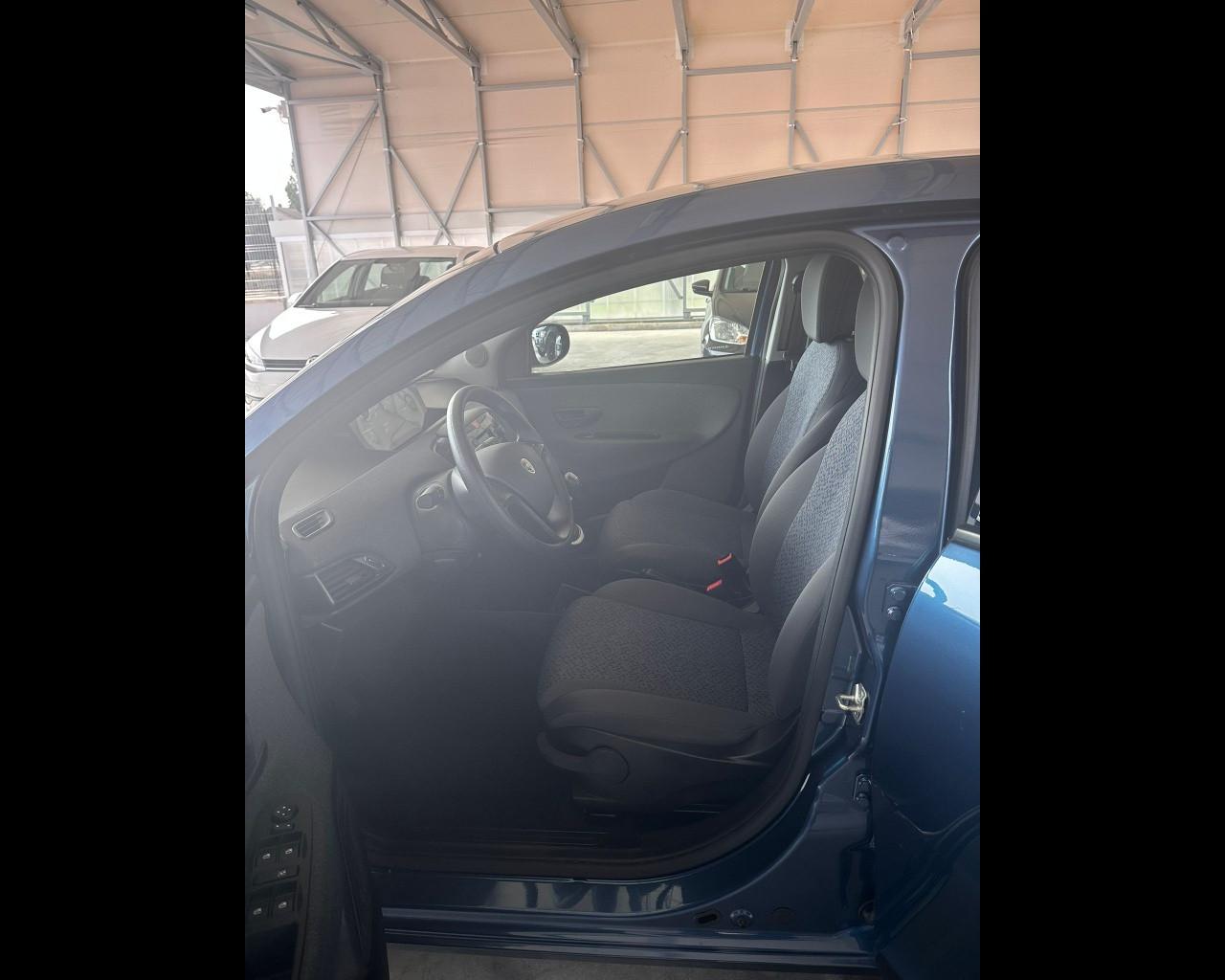 LANCIA Ypsilon 3ª serie - Ypsilon 1.0 FireFly 5 porte S&S Hybrid Silver