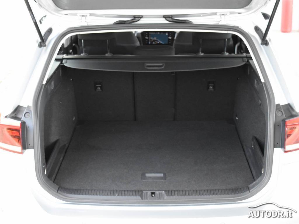 Volkswagen Passat Variant 2.0 TDI EVO Business Fari LED, Navi, Ambient Pack