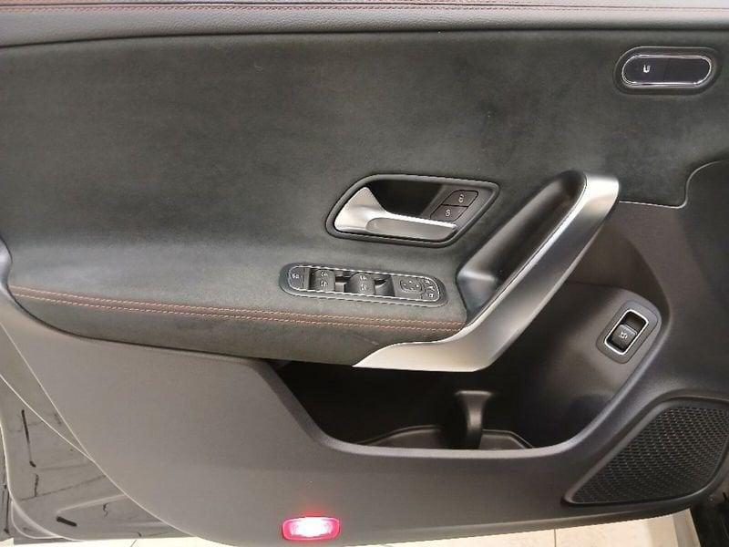 Mercedes-Benz CLA Shooting Brake AMG 35 4matic auto