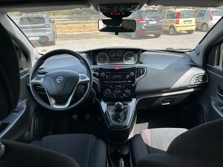 Lancia Ypsilon 1.2 69 CV 5 porte SILVER C/CLIMA