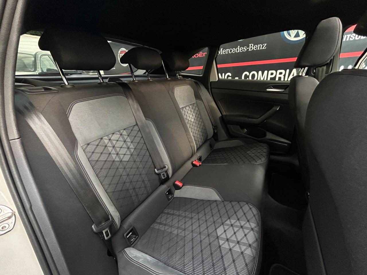 Volkswagen Taigo 2023 1.0 TSI 110 CV DSG R-Line FULL LEGGI!!!