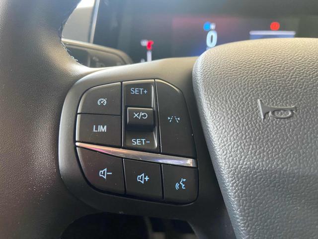 FORD Tourneo Courier 1.0 EcoBoost Titanium