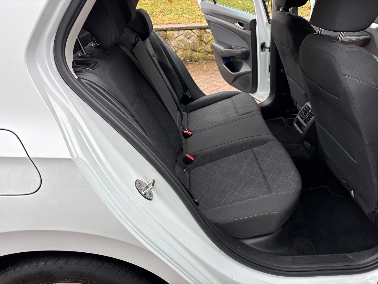 Volkswagen Golf 1.0 TSI EVO Life 7 ANNI DI GARANZIA