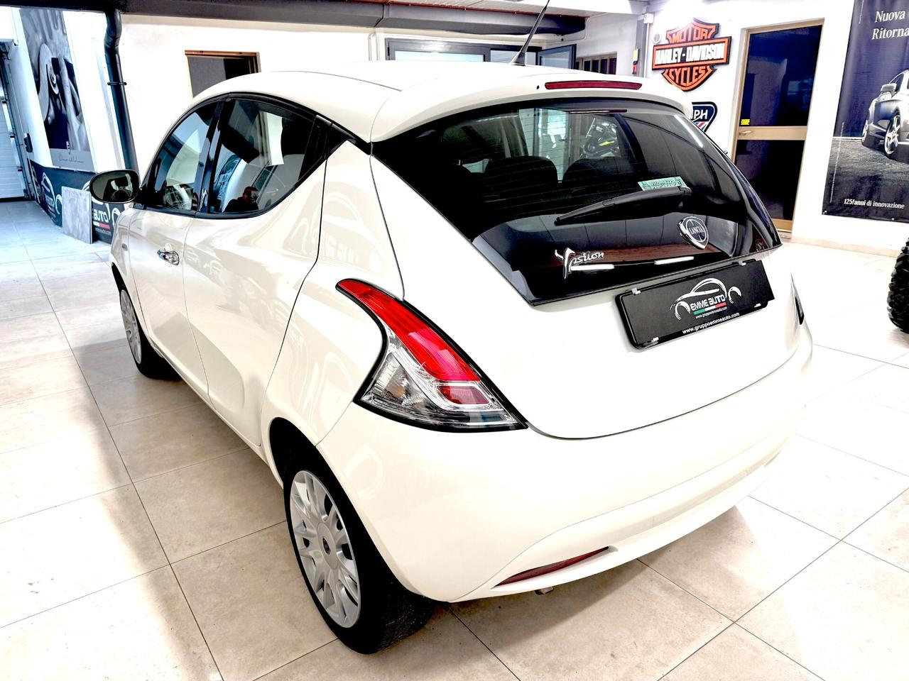 Lancia Ypsilon 1.2 69 CV 5 porte Gold